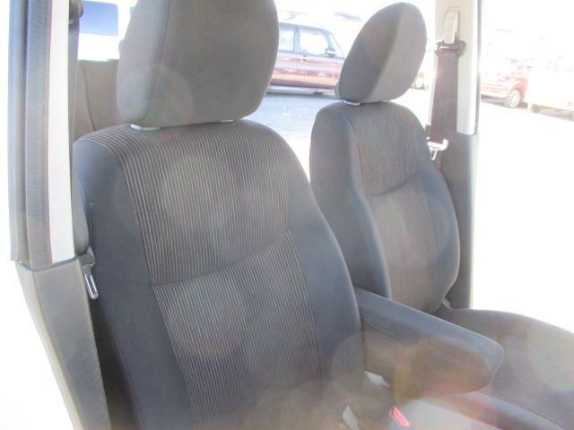 ｅＫカスタム Ｔ　４ＷＤ　ターボ　純正ナビ　ＴＶ　バックカメラ　運転席シートヒーター　ＨＩＤヘッド　フロントフォグ　社外アルミホイール　オイル交換済み（12枚目）