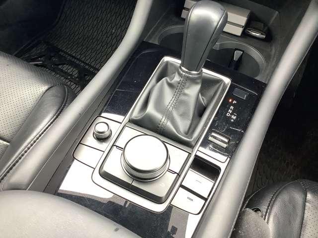 ＭＡＺＤＡ３ファストバック １．５　１５Ｓ　ツーリング　ナビ　ＥＴＣ　バックモニター　クルコン（11枚目）