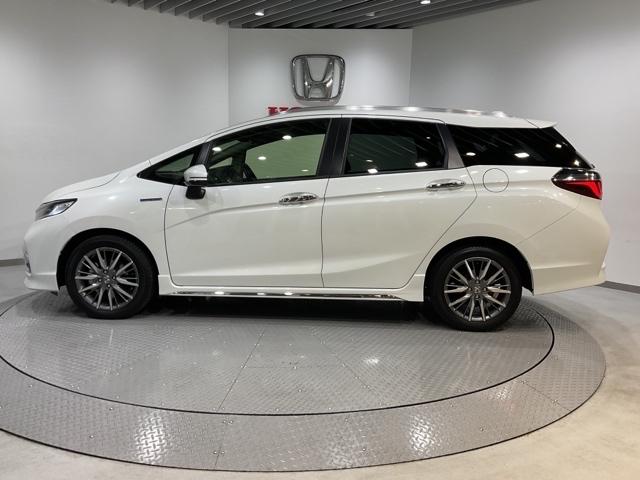 シャトル ハイブリッドZホンダセンシング いまコレ+新品マット付 衝突軽減 カーテンエアバック LEDライト 前席シートヒーター イモビ Bカメラ クルコン DVD パワーウィンドウ ナビTV 地デジ ETC スマートキー オートエアコン(5枚目)