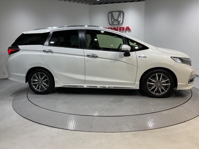 シャトル ハイブリッドZホンダセンシング いまコレ+新品マット付 衝突軽減 カーテンエアバック LEDライト 前席シートヒーター イモビ Bカメラ クルコン DVD パワーウィンドウ ナビTV 地デジ ETC スマートキー オートエアコン(9枚目)