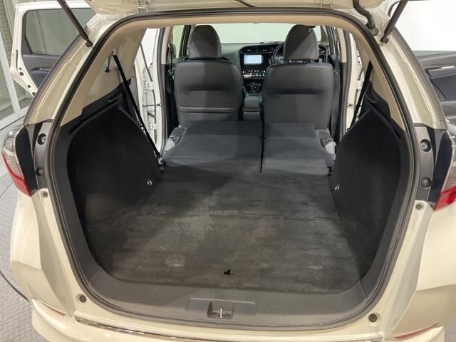 シャトル ハイブリッドZホンダセンシング いまコレ+新品マット付 衝突軽減 カーテンエアバック LEDライト 前席シートヒーター イモビ Bカメラ クルコン DVD パワーウィンドウ ナビTV 地デジ ETC スマートキー オートエアコン(21枚目)