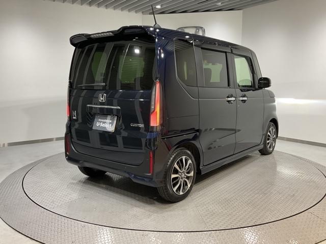 車両状態証明書付き車両です。車両状態を検査員が評価をし、結果を点数で表示しております。1台1台プロの目で事細かにチェックしている車両ですので、ご安心してお買い求めしていだけます。