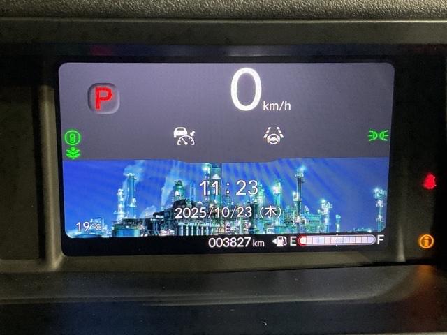 視認性の高いメーター回り。いろいろな情報も表示されます。
