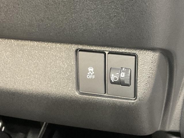 VSA(車両挙動安定化制御システム)を搭載していますので、雨天時や雪道などの運転をサポートしてくれます。