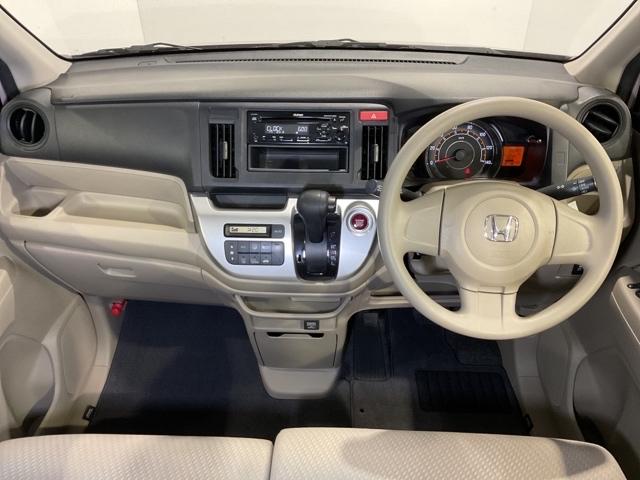 操作性も考慮したスッキリとしたインパネ周り。