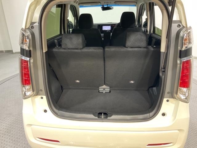 ポリタンクが積載できる奥行きを確保しています。