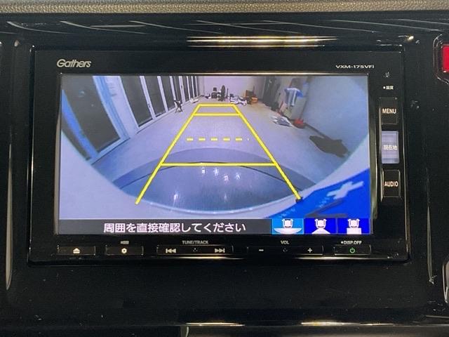 リアカメラ付で、後方をナビ画面で確認。車庫入れも安心です。もちろん、バックギアと連動しています。