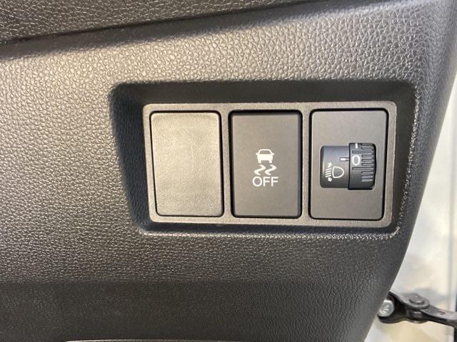 ＶＳＡ（車両挙動安定化制御システム）を搭載していますので、雨天時や雪道などの運転をサポートしてくれます。