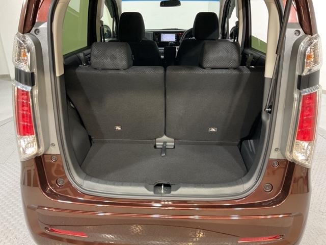 ポリタンクが積載できる奥行きを確保しています。