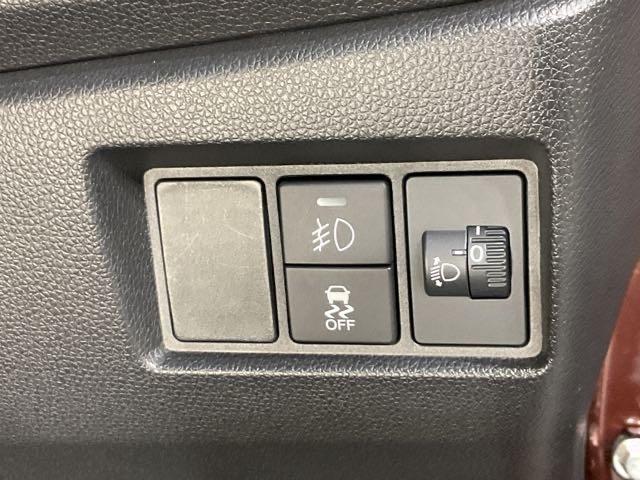 ＶＳＡ（車両挙動安定化制御システム）を搭載していますので、雨天時や雪道などの運転をサポートしてくれます。