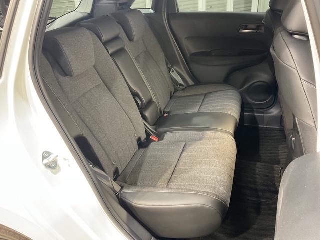 フィット e:HEVホーム 弊社元試乗車 前後誤発進抑制機能 助手席エアバッグ 運転席エアバッグ アイドリングストップ LEDライト バックカメラ ABS サイドエアバッグ オートクルーズコントロール フルセグTV スマートキー(17枚目)