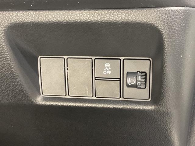 フィット e:HEVホーム 弊社元試乗車 前後誤発進抑制機能 助手席エアバッグ 運転席エアバッグ アイドリングストップ LEDライト バックカメラ ABS サイドエアバッグ オートクルーズコントロール フルセグTV スマートキー(29枚目)