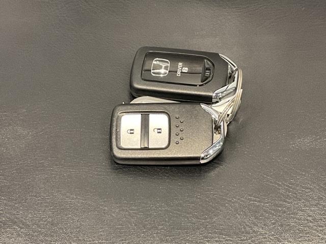 フィット e:HEVホーム 弊社元試乗車 前後誤発進抑制機能 助手席エアバッグ 運転席エアバッグ アイドリングストップ LEDライト バックカメラ ABS サイドエアバッグ オートクルーズコントロール フルセグTV スマートキー(35枚目)