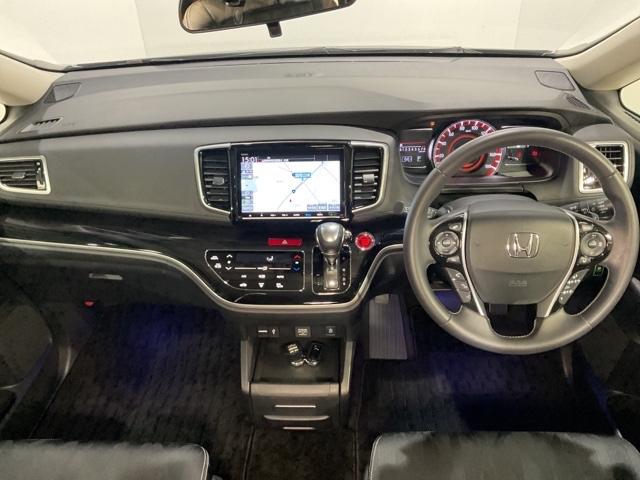 オデッセイ アブソルート・ホンダセンシング LEDヘッドランプ iストップ フルセグテレビ キーフリー バックモニター ナビTV Pシート オートクルーズコントロール ウォークスルー サイドエアバッグ DVD(12枚目)