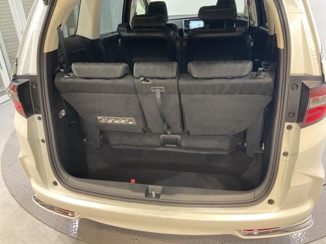 オデッセイ アブソルート・ホンダセンシング LEDヘッドランプ iストップ フルセグテレビ キーフリー バックモニター ナビTV Pシート オートクルーズコントロール ウォークスルー サイドエアバッグ DVD(18枚目)