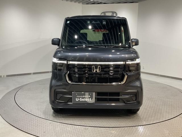 N-BOXカスタム ベースグレード CMBS Dレコ オートエアコン スマートキ LED 盗難防止装置 クルコン ETC バックカメラ フルセグTV パワーステアリング エアバッグ ESC パワーウインドウ フリーキー(3枚目)