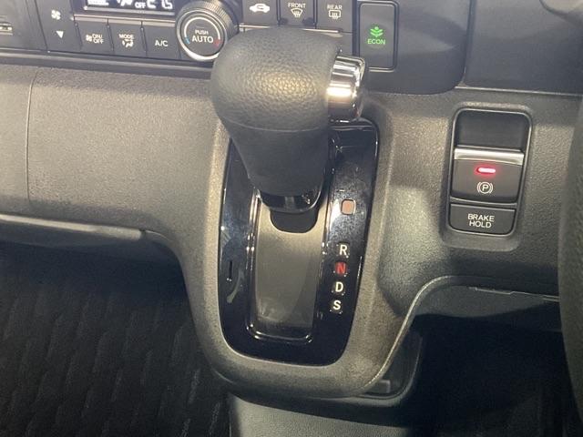 N-BOXカスタム ベースグレード CMBS Dレコ オートエアコン スマートキ LED 盗難防止装置 クルコン ETC バックカメラ フルセグTV パワーステアリング エアバッグ ESC パワーウインドウ フリーキー(15枚目)