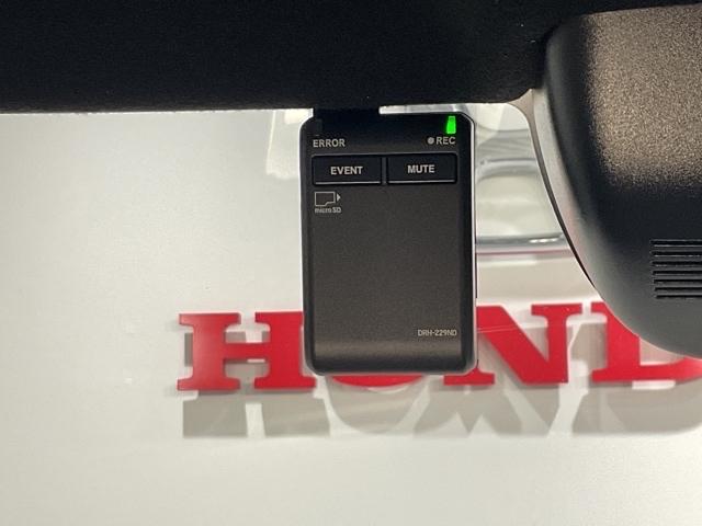 N-BOXカスタム ベースグレード CMBS Dレコ オートエアコン スマートキ LED 盗難防止装置 クルコン ETC バックカメラ フルセグTV パワーステアリング エアバッグ ESC パワーウインドウ フリーキー(28枚目)