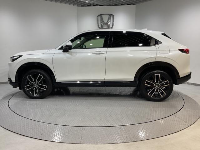 ヴェゼル e:HEVZ 衝突回避支援ブレーキ機能 スマキ フルオートエアコン Dレコ エアバッグ 両席エアバック Rカメ パワーウィンドウ LEDランプ クルーズC ナビ&TV キーレスエントリー ETC付(4枚目)