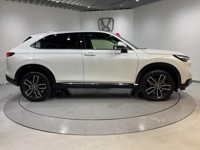 ヴェゼル e:HEVZ 衝突回避支援ブレーキ機能 スマキ フルオートエアコン Dレコ エアバッグ 両席エアバック Rカメ パワーウィンドウ LEDランプ クルーズC ナビ&TV キーレスエントリー ETC付(8枚目)