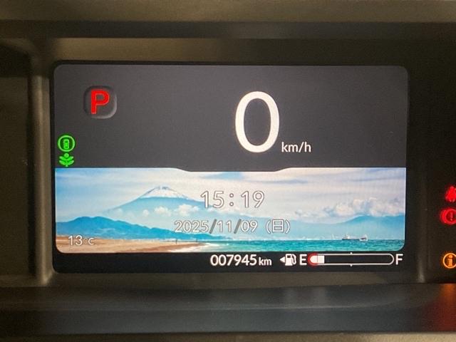 視認性の高いメーター回り。いろいろな情報も表示されます。