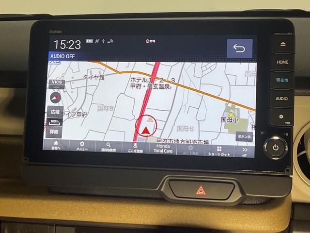 大型のＨｏｎｄａ純正ナビゲーション。