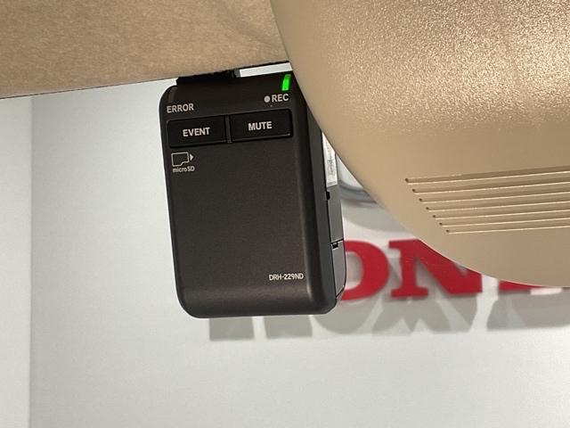 今や当たり前、純正ドラレコ（フロント）