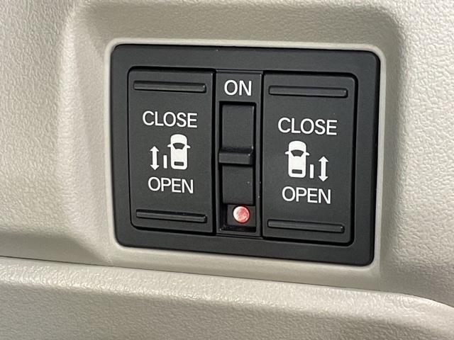 運転席からもスライドの開閉が可能です。