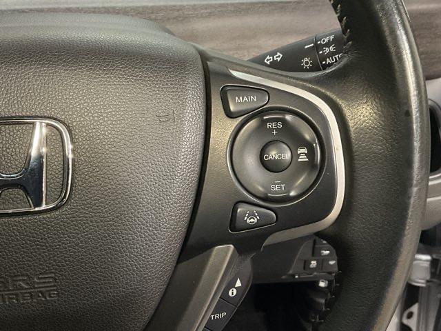 クルーズコントロールで、高速道路を走行時の負担を軽減します。