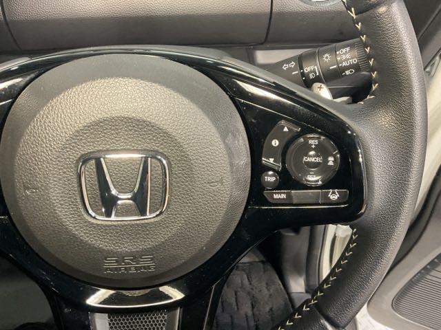 クルーズコントロールで、高速道路を走行時の負担を軽減します。