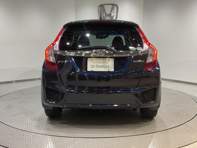 フィットハイブリッド Lパッケージ 【いまコレ+】新品フロアマット サイドエアバック LED ECON バックカメラ オートクルーズコントロール イモビライザー 1セグTV ETC ESC AUTOエアコン ABS 運転席エアバック(7枚目)