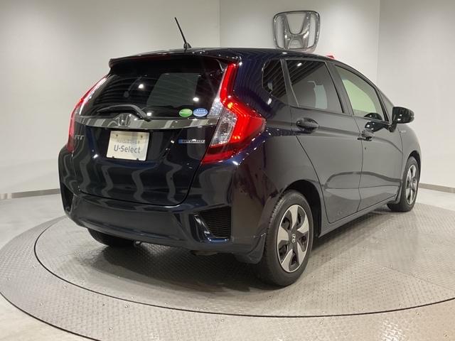 フィットハイブリッド Lパッケージ 【いまコレ+】新品フロアマット サイドエアバック LED ECON バックカメラ オートクルーズコントロール イモビライザー 1セグTV ETC ESC AUTOエアコン ABS 運転席エアバック(8枚目)