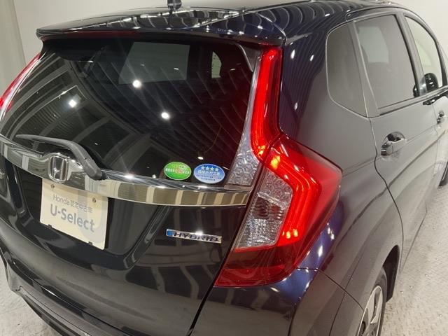 フィットハイブリッド Lパッケージ 【いまコレ+】新品フロアマット サイドエアバック LED ECON バックカメラ オートクルーズコントロール イモビライザー 1セグTV ETC ESC AUTOエアコン ABS 運転席エアバック(12枚目)