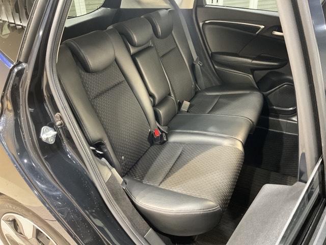 フィットハイブリッド Lパッケージ 【いまコレ+】新品フロアマット サイドエアバック LED ECON バックカメラ オートクルーズコントロール イモビライザー 1セグTV ETC ESC AUTOエアコン ABS 運転席エアバック(18枚目)