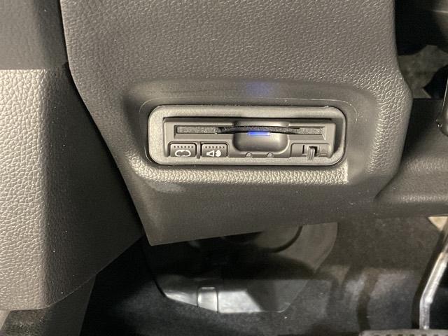 フィットハイブリッド Lパッケージ 【いまコレ+】新品フロアマット サイドエアバック LED ECON バックカメラ オートクルーズコントロール イモビライザー 1セグTV ETC ESC AUTOエアコン ABS 運転席エアバック(25枚目)