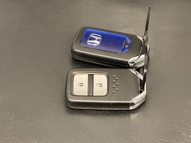 フィットハイブリッド Lパッケージ 【いまコレ+】新品フロアマット サイドエアバック LED ECON バックカメラ オートクルーズコントロール イモビライザー 1セグTV ETC ESC AUTOエアコン ABS 運転席エアバック(33枚目)