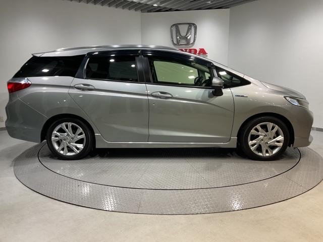 シャトル ハイブリッドZ 衝突被害軽減ブレーキ クルーズC VSA フルセグ地デジTV シートH リアカメラ キーフリ LEDライト アドバンストキー イモビ ECON ETC付き ナビTV DVD ABS(8枚目)