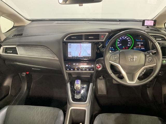 シャトル ハイブリッドZ 衝突被害軽減ブレーキ クルーズC VSA フルセグ地デジTV シートH リアカメラ キーフリ LEDライト アドバンストキー イモビ ECON ETC付き ナビTV DVD ABS(12枚目)