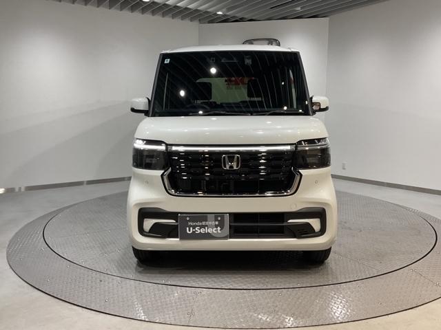 Ｎ－ＢＯＸカスタム ベースグレード　元弊社試乗車　前後誤発進抑制　両側電動ドア　シートＨ　Ｉストップ　オートエアコン　ＥＴＣ　ＬＥＤヘッド　ドラレコ　４ＷＤ　バックカメラ　盗難防止装置　エアバック　スマートキー　キーレス　横滑り防止装置（3枚目）