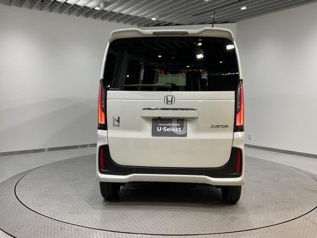 Ｎ－ＢＯＸカスタム ベースグレード　元弊社試乗車　前後誤発進抑制　両側電動ドア　シートＨ　Ｉストップ　オートエアコン　ＥＴＣ　ＬＥＤヘッド　ドラレコ　４ＷＤ　バックカメラ　盗難防止装置　エアバック　スマートキー　キーレス　横滑り防止装置（6枚目）