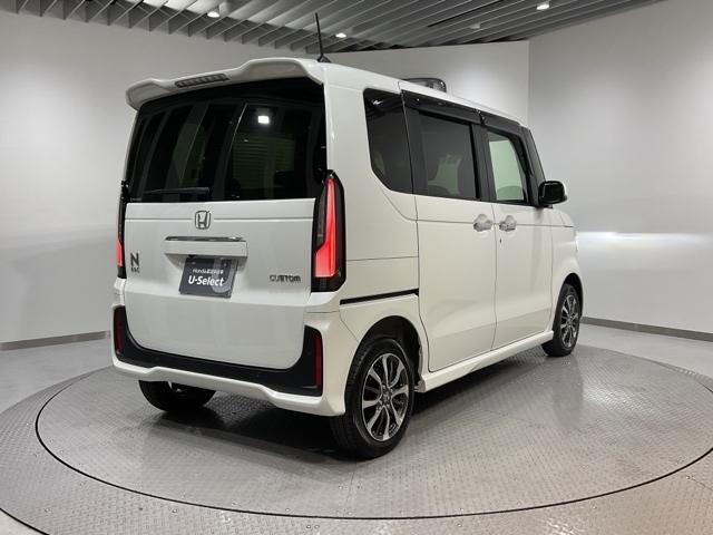 Ｎ－ＢＯＸカスタム ベースグレード　元弊社試乗車　前後誤発進抑制　両側電動ドア　シートＨ　Ｉストップ　オートエアコン　ＥＴＣ　ＬＥＤヘッド　ドラレコ　４ＷＤ　バックカメラ　盗難防止装置　エアバック　スマートキー　キーレス　横滑り防止装置（7枚目）