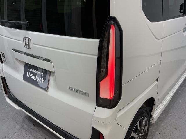 Ｎ－ＢＯＸカスタム ベースグレード　元弊社試乗車　前後誤発進抑制　両側電動ドア　シートＨ　Ｉストップ　オートエアコン　ＥＴＣ　ＬＥＤヘッド　ドラレコ　４ＷＤ　バックカメラ　盗難防止装置　エアバック　スマートキー　キーレス　横滑り防止装置（11枚目）