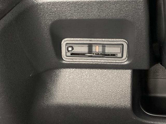 Ｎ－ＢＯＸカスタム ベースグレード　元弊社試乗車　前後誤発進抑制　両側電動ドア　シートＨ　Ｉストップ　オートエアコン　ＥＴＣ　ＬＥＤヘッド　ドラレコ　４ＷＤ　バックカメラ　盗難防止装置　エアバック　スマートキー　キーレス　横滑り防止装置（28枚目）