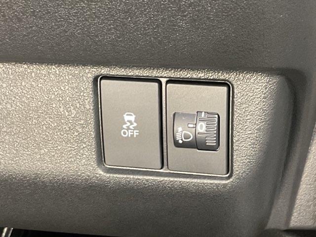 Ｎ－ＢＯＸカスタム ベースグレード　元弊社試乗車　前後誤発進抑制　両側電動ドア　シートＨ　Ｉストップ　オートエアコン　ＥＴＣ　ＬＥＤヘッド　ドラレコ　４ＷＤ　バックカメラ　盗難防止装置　エアバック　スマートキー　キーレス　横滑り防止装置（33枚目）