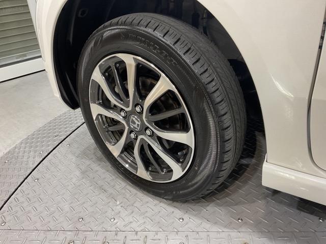 Ｎ－ＢＯＸカスタム ベースグレード　元弊社試乗車　前後誤発進抑制　両側電動ドア　シートＨ　Ｉストップ　オートエアコン　ＥＴＣ　ＬＥＤヘッド　ドラレコ　４ＷＤ　バックカメラ　盗難防止装置　エアバック　スマートキー　キーレス　横滑り防止装置（39枚目）