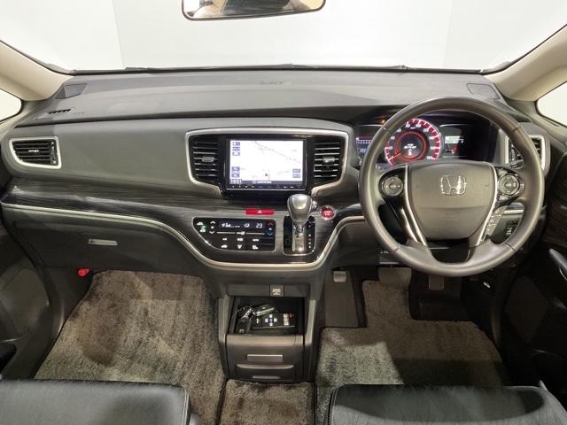 オデッセイ アブソルート・Ｘホンダセンシング　両側パワスラドア　地デジＴＶ　ＥＣＯＮ　電動シート　サイドエアバッグ　オットマン　キーフリー　ＤＶＤ再生可　クルーズコントロール　ＬＥＤヘッドライト　横滑り防止（11枚目）