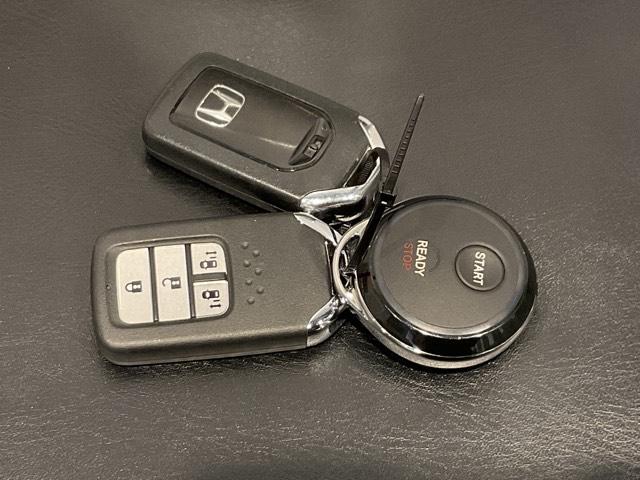 オデッセイ アブソルート・Ｘホンダセンシング　両側パワスラドア　地デジＴＶ　ＥＣＯＮ　電動シート　サイドエアバッグ　オットマン　キーフリー　ＤＶＤ再生可　クルーズコントロール　ＬＥＤヘッドライト　横滑り防止（33枚目）