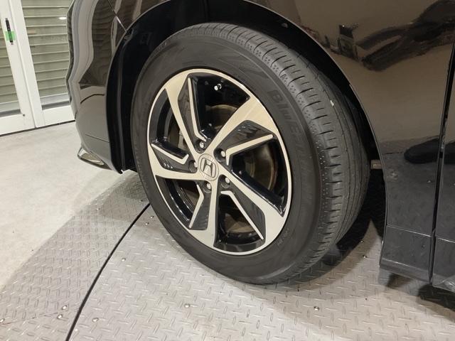 オデッセイ アブソルート・Ｘホンダセンシング　両側パワスラドア　地デジＴＶ　ＥＣＯＮ　電動シート　サイドエアバッグ　オットマン　キーフリー　ＤＶＤ再生可　クルーズコントロール　ＬＥＤヘッドライト　横滑り防止（35枚目）