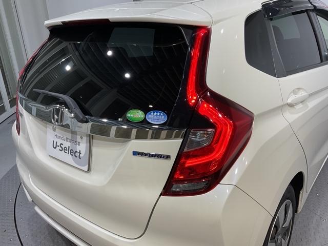 フィットハイブリッド Lホンダセンシング 【いまコレ+】新品フロアマット 軽減ブレーキ Rカメ LED サイドSRS 横滑り防止 フルセグテレビ ナビTV パワーステアリング 盗難防止装置 オートクルーズ ETC車載器 DVD再生 ABS(11枚目)