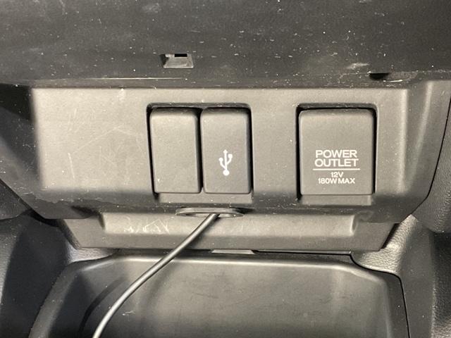 フィットハイブリッド Lホンダセンシング 【いまコレ+】新品フロアマット 軽減ブレーキ Rカメ LED サイドSRS 横滑り防止 フルセグテレビ ナビTV パワーステアリング 盗難防止装置 オートクルーズ ETC車載器 DVD再生 ABS(28枚目)